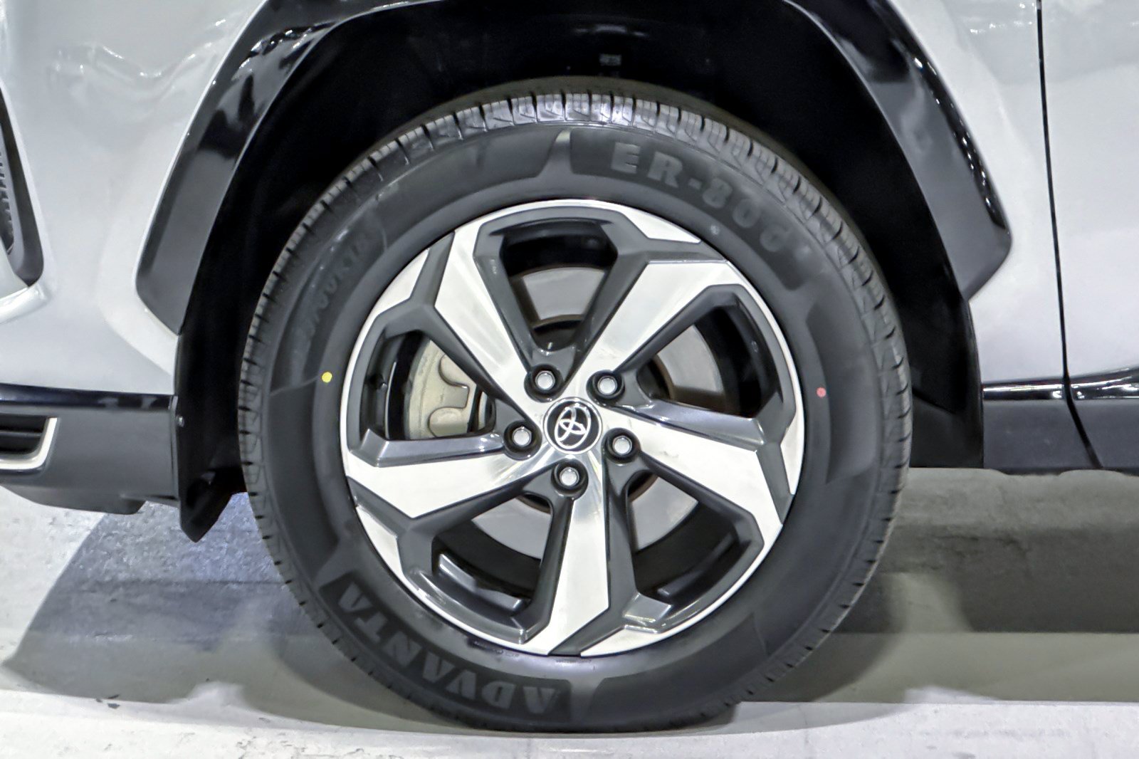 Used 2022 Toyota RAV4 SE w/ Weather & Moonroof Package AWD/4WD image 13