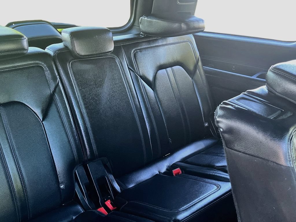 Used 2018 Ford Expedition Limited w/ Equipment Group 301A AWD/4WD image 30