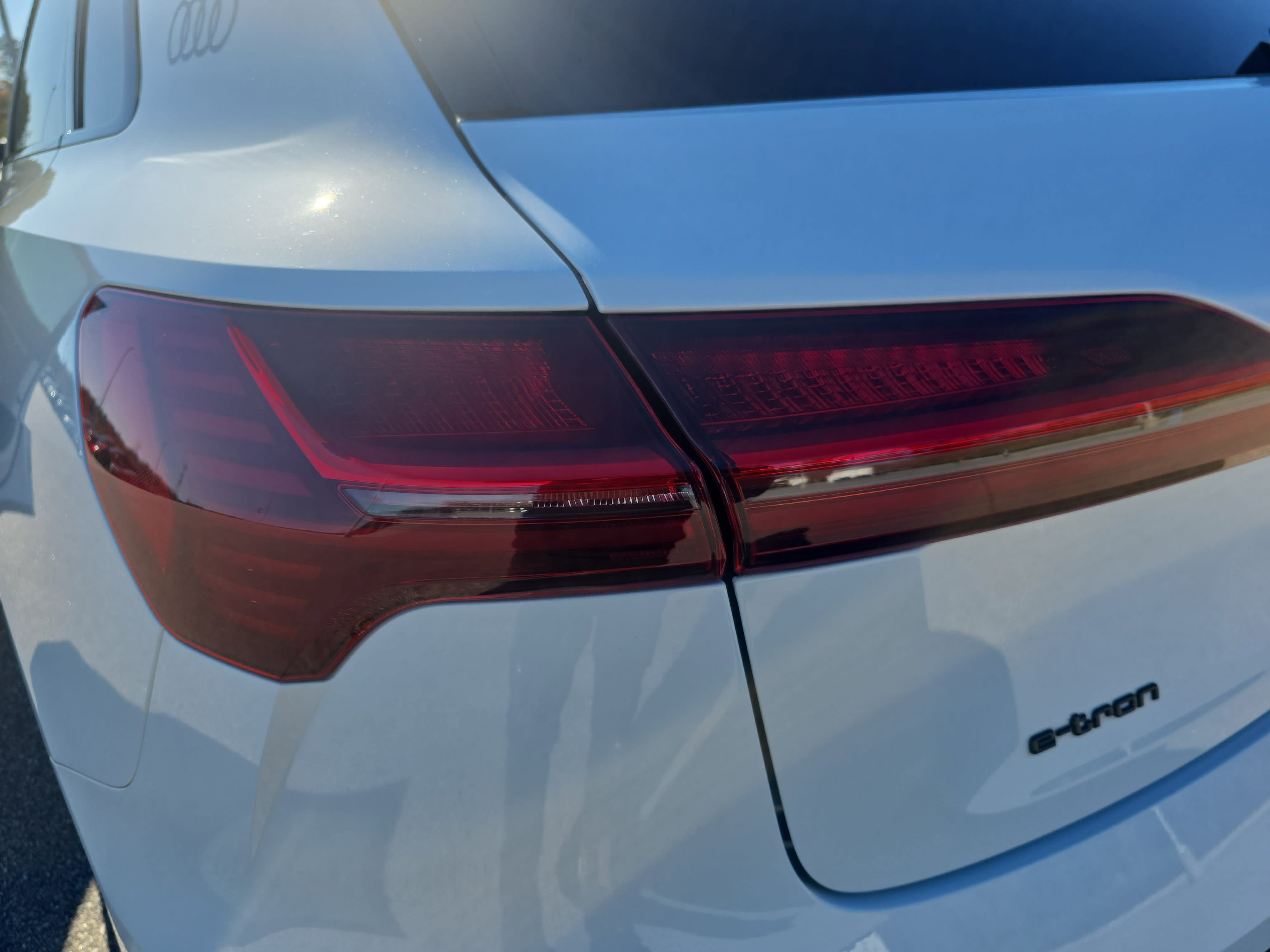 Certified 2022 Audi e-tron Premium image 33