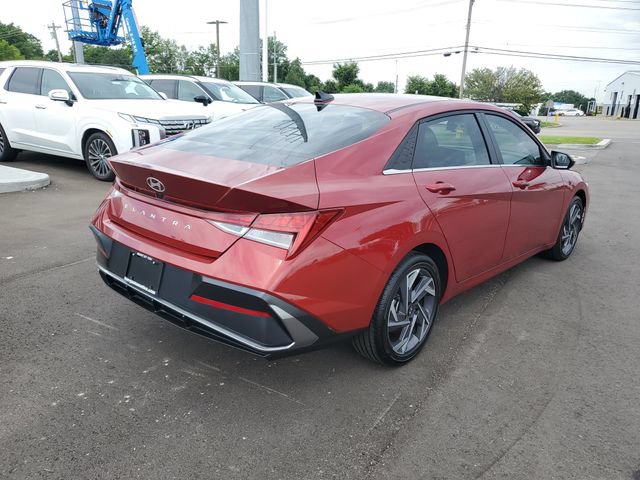 Certified 2025 Hyundai Elantra SEL FWD image 4