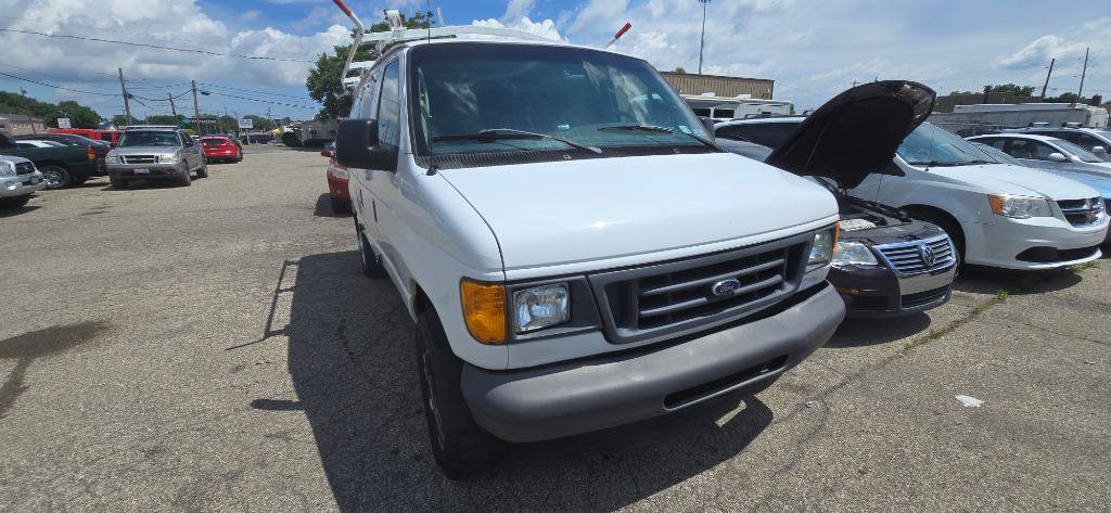 Used 2007 Ford E-250 and Econoline 250 RWD image 2
