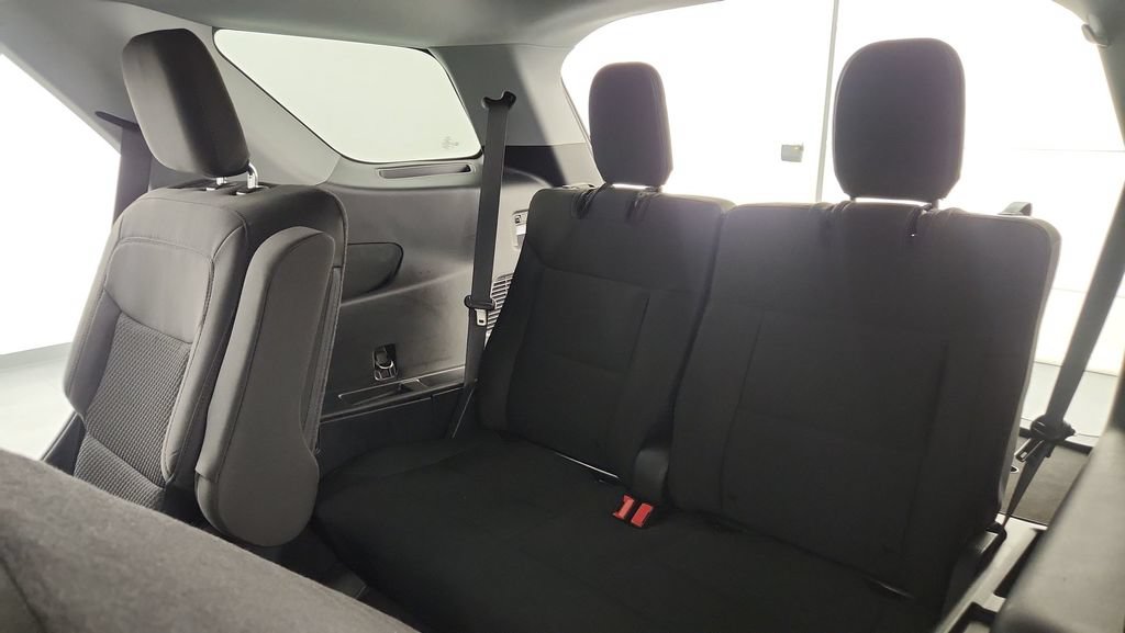 Used 2023 Ford Explorer XLT AWD/4WD image 28