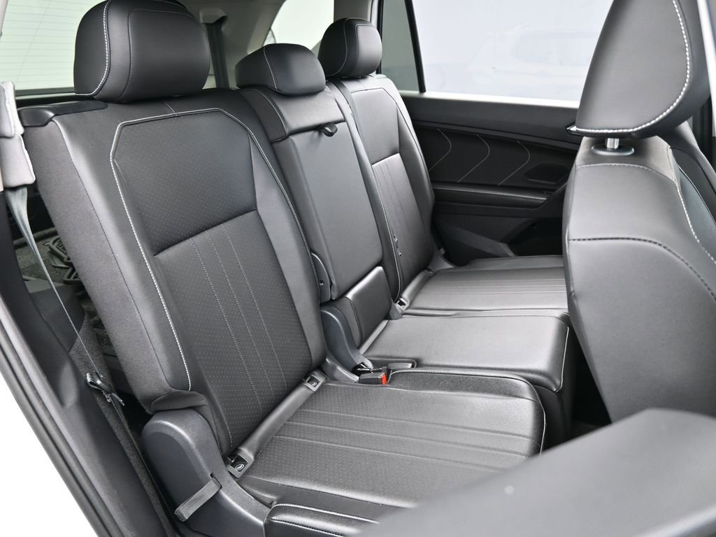 Used 2023 Volkswagen Tiguan SE image 43