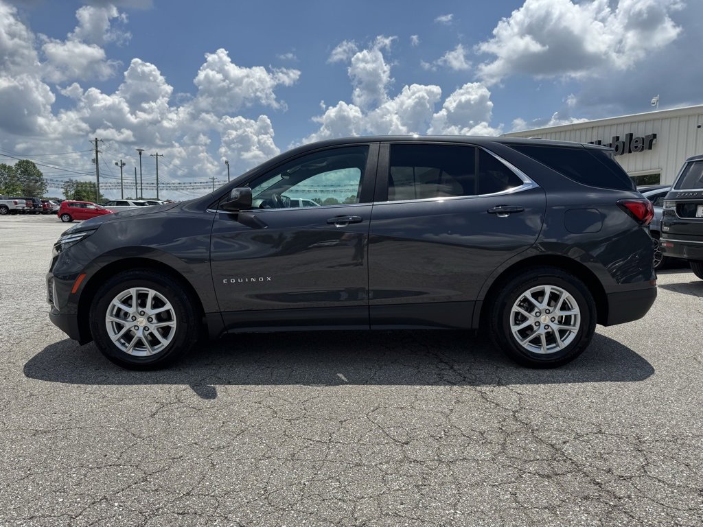 Used 2022 Chevrolet Equinox LT image 2