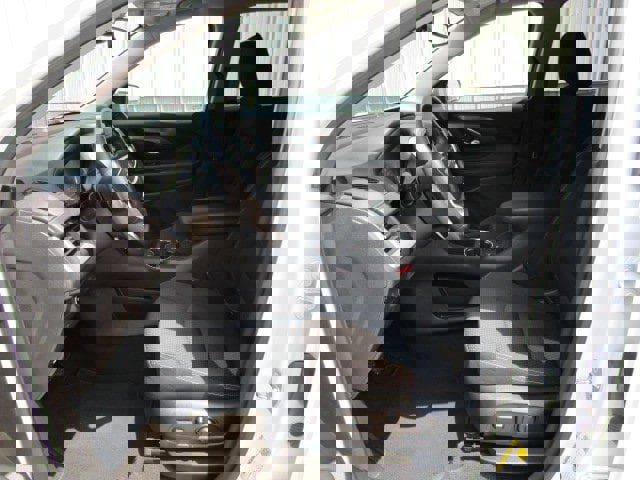 Used 2023 GMC Terrain SLE w/ Driver Convenience Package image 11