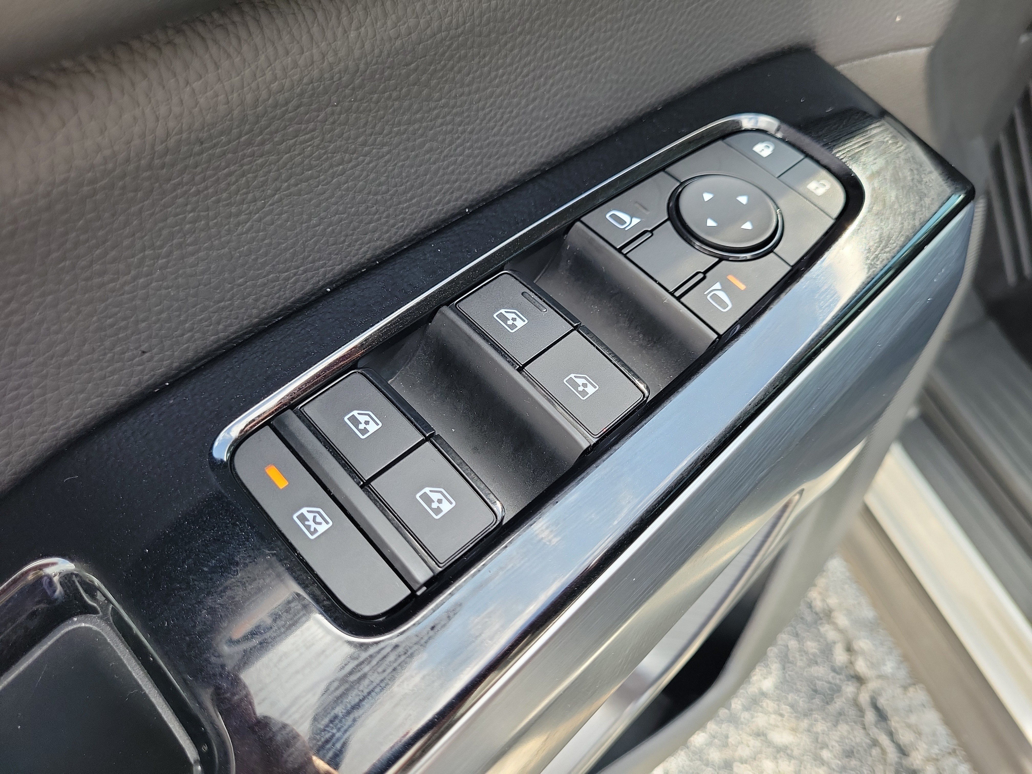 Certified 2025 Nissan Pathfinder SL AWD/4WD image 12