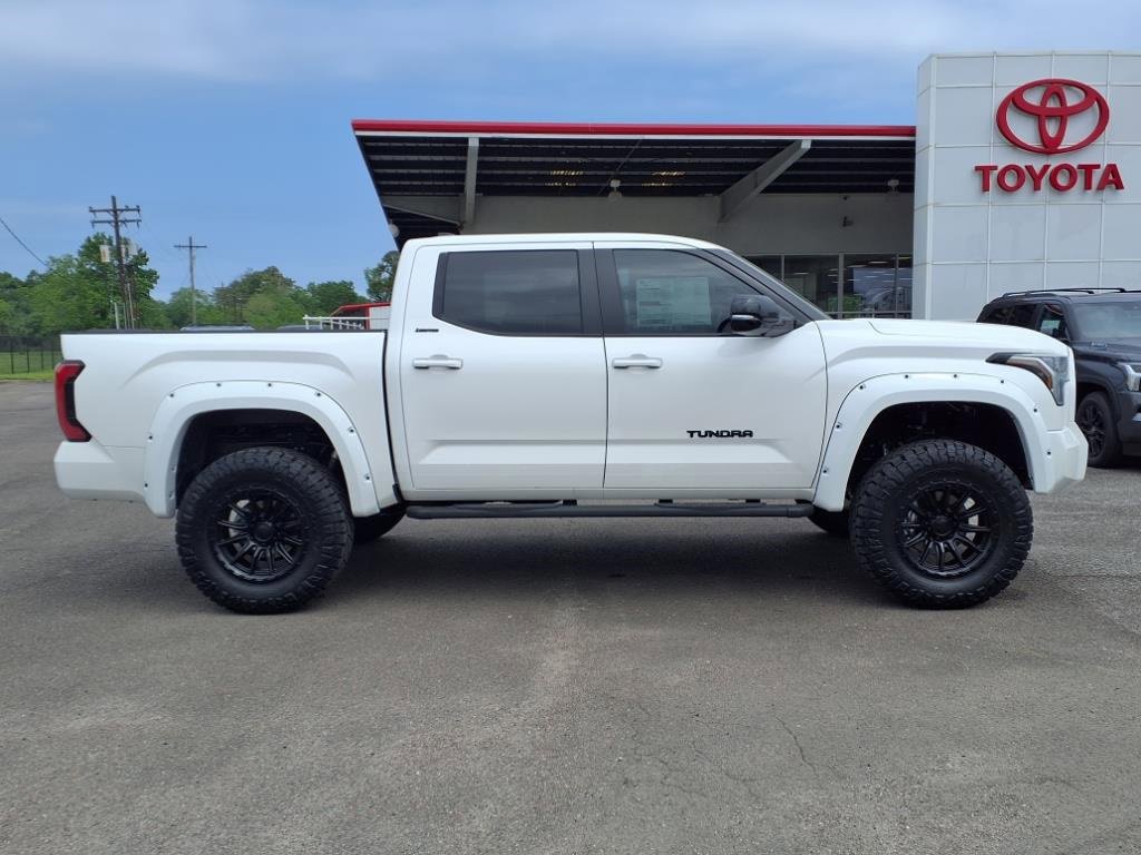 New 2025 Toyota Tundra Limited image 2
