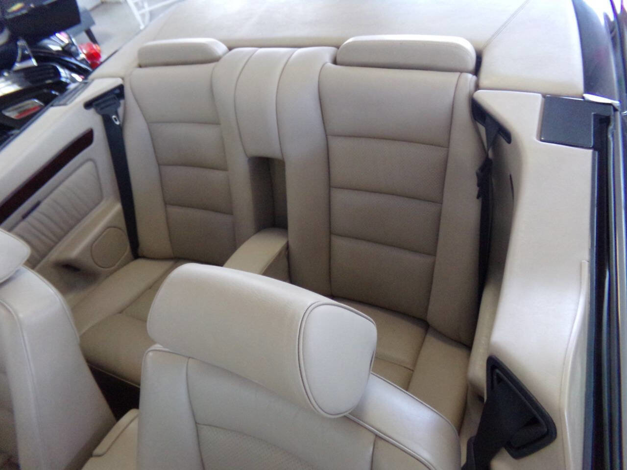 Used 1994 Mercedes-Benz E 320 Convertible image 10