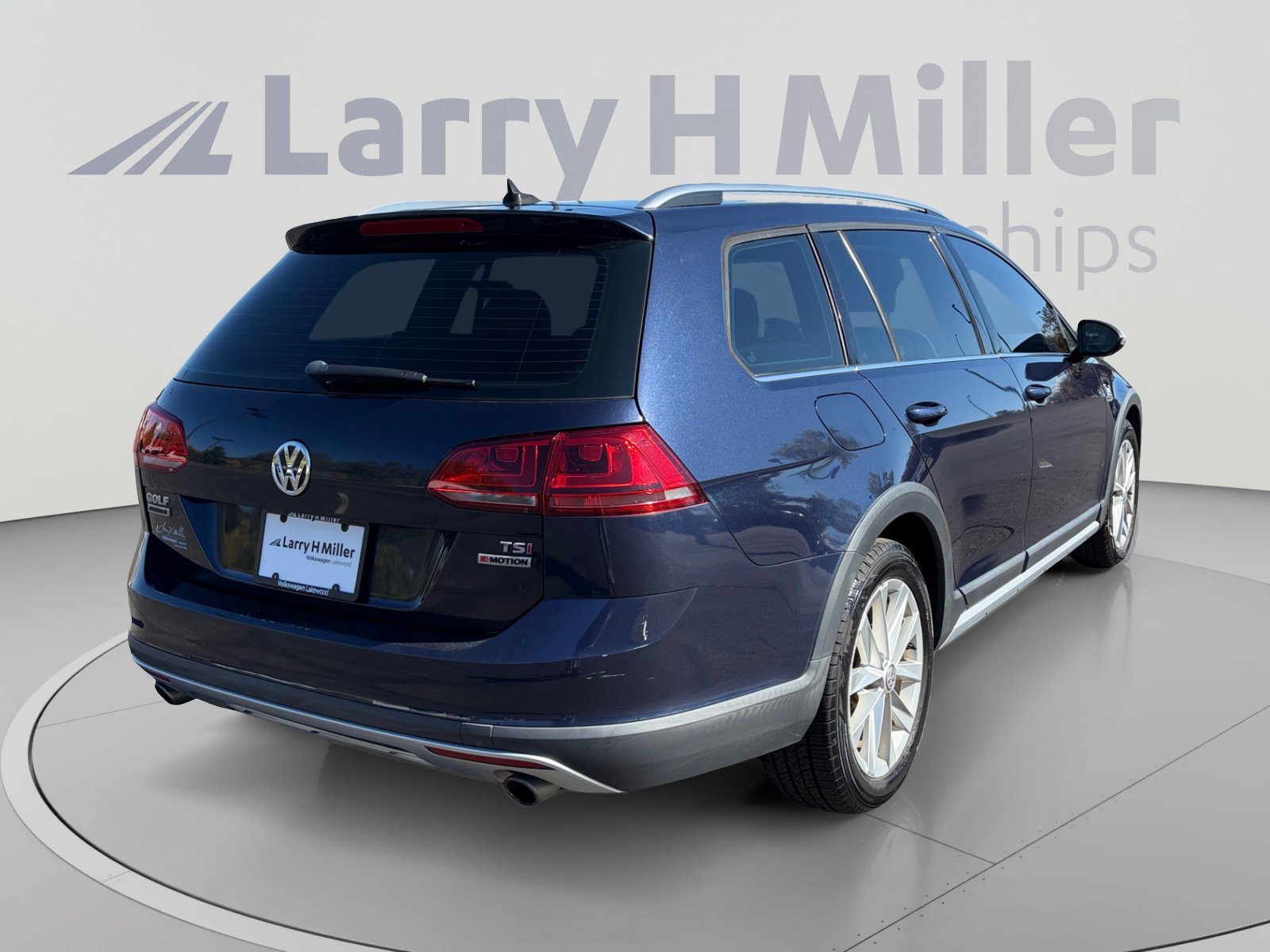 Used 2017 Volkswagen Golf Alltrack SE AWD/4WD image 5