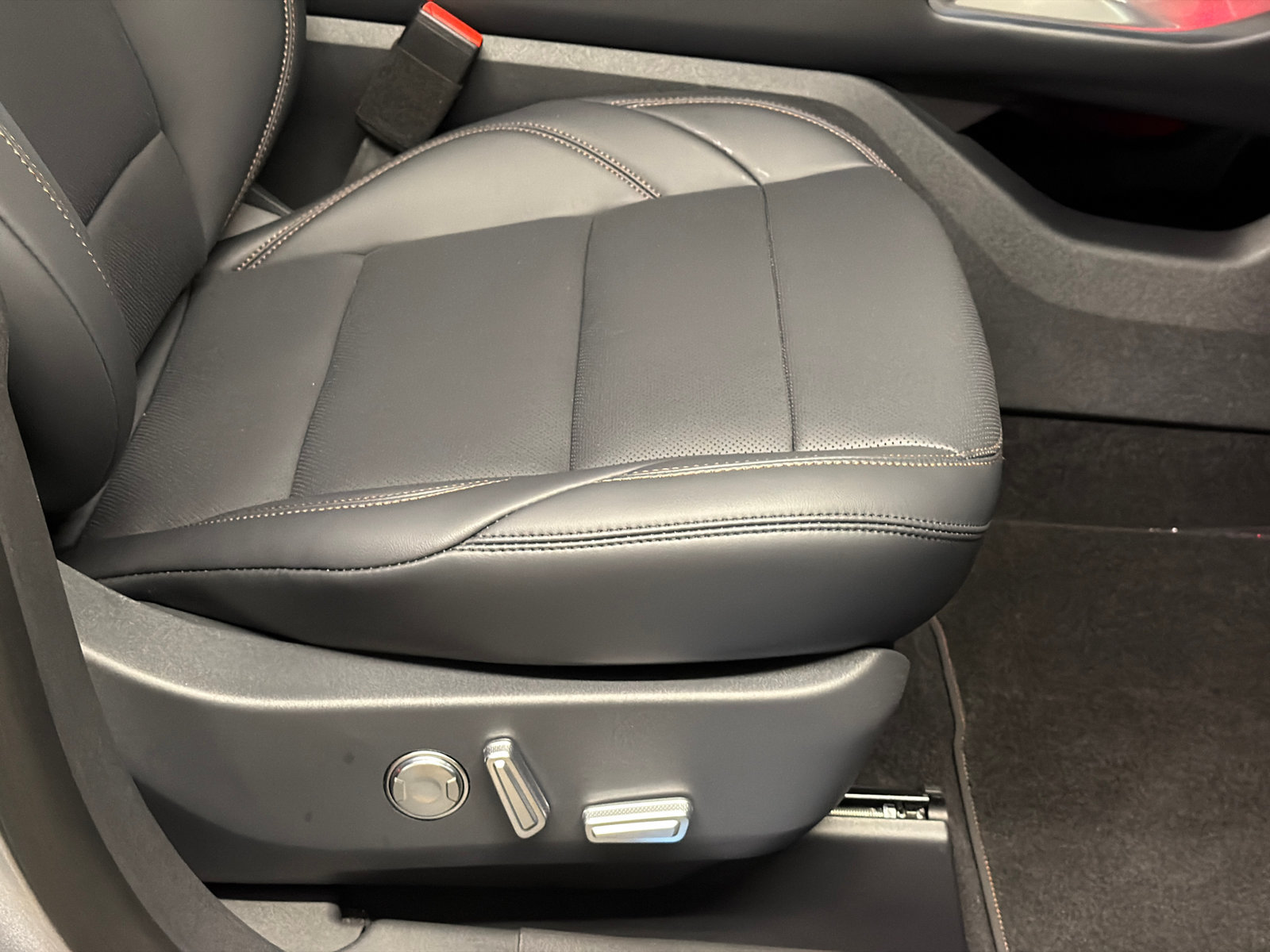 New 2026 Lincoln Nautilus Premier w/ Equipment Group 102A AWD/4WD image 13
