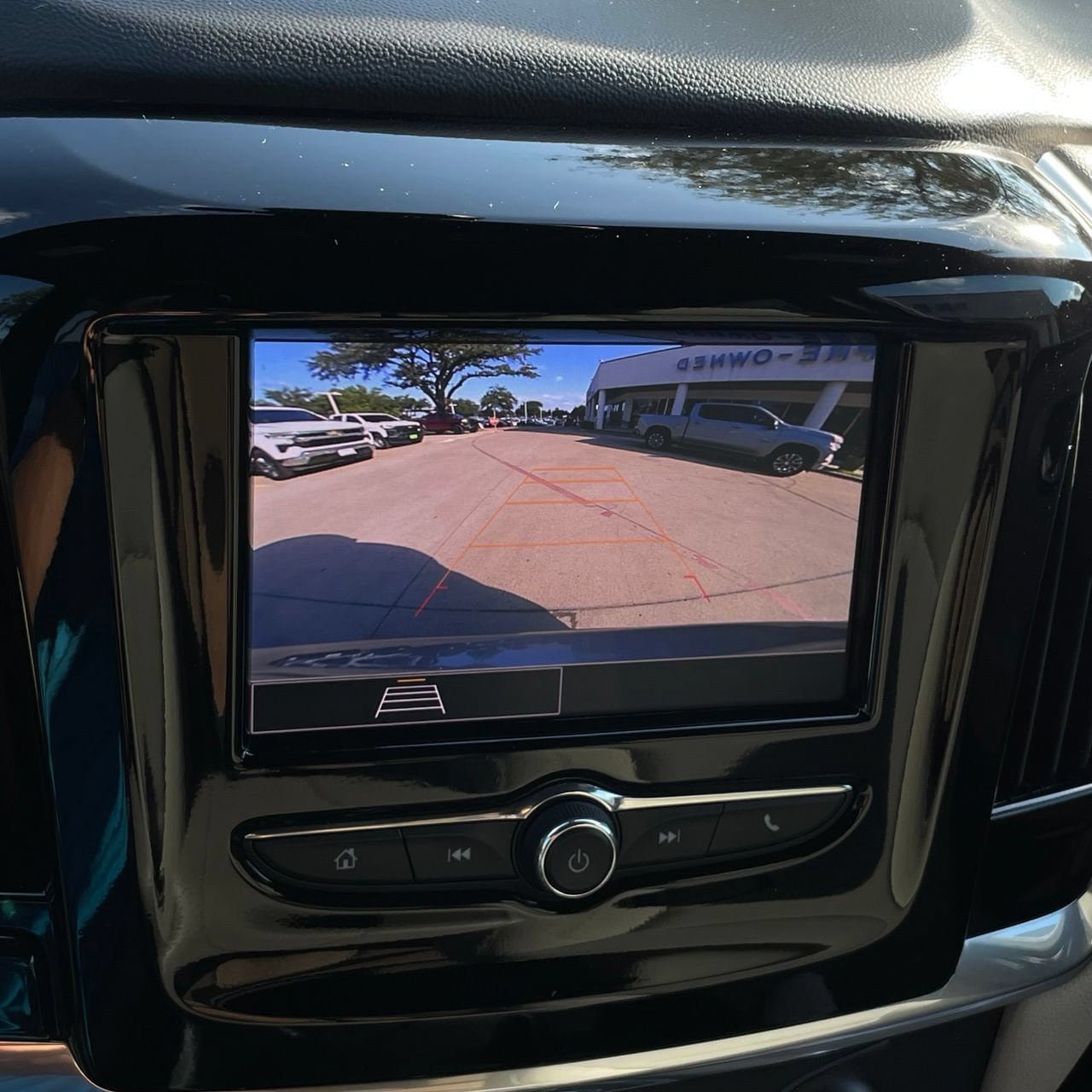 Certified 2023 Chevrolet Traverse LS w/ Safety Package FWD image 18