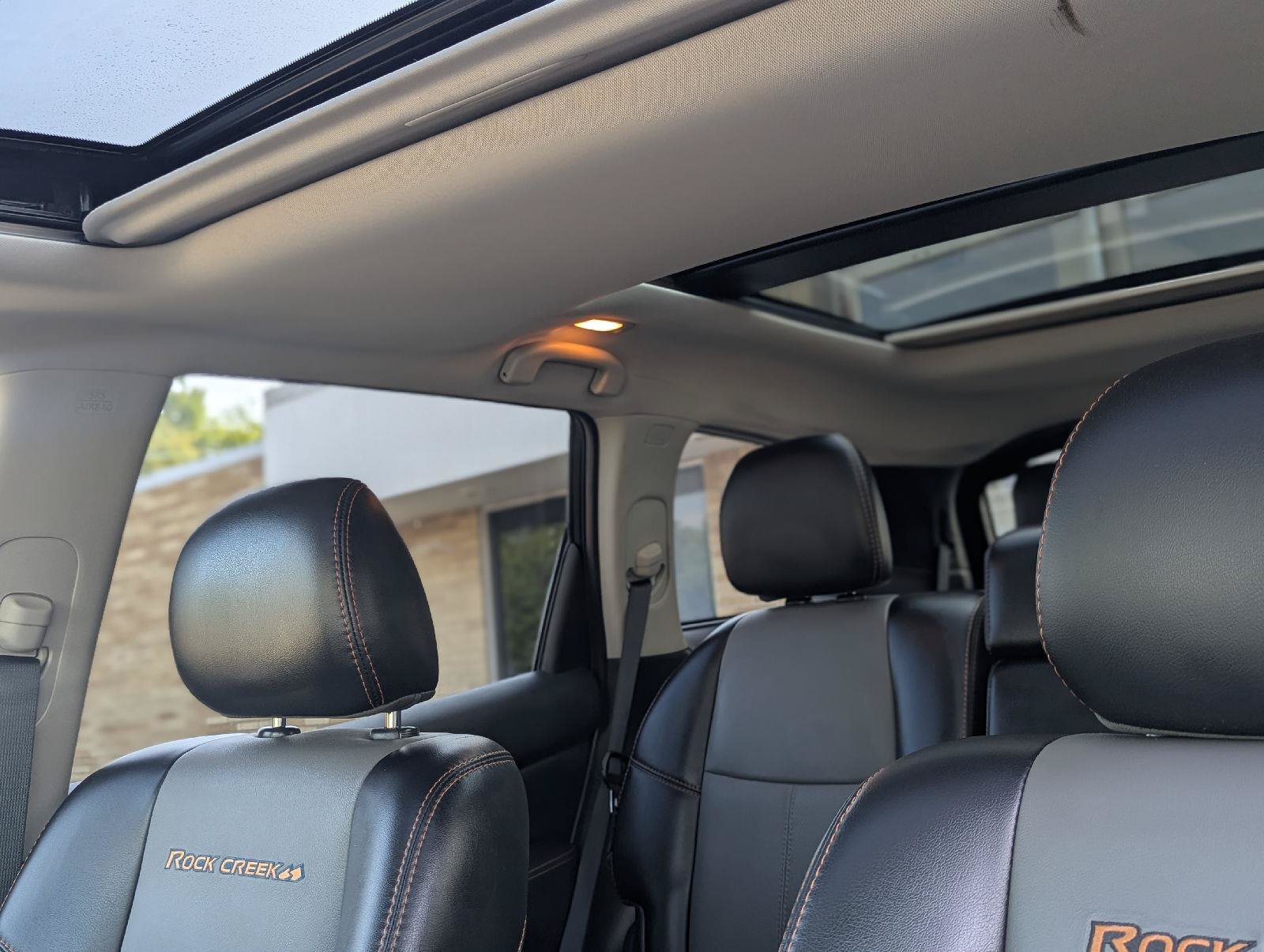 Used 2020 Nissan Pathfinder SL AWD/4WD image 19