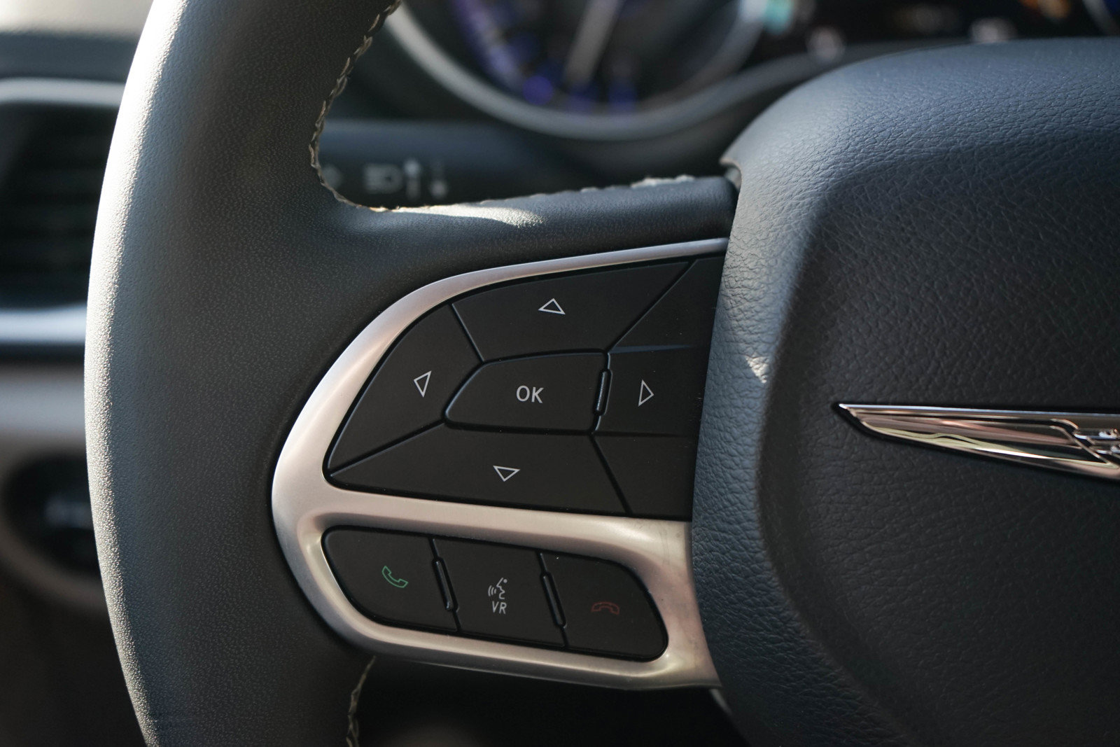 Used 2024 Chrysler Pacifica Touring-L image 26