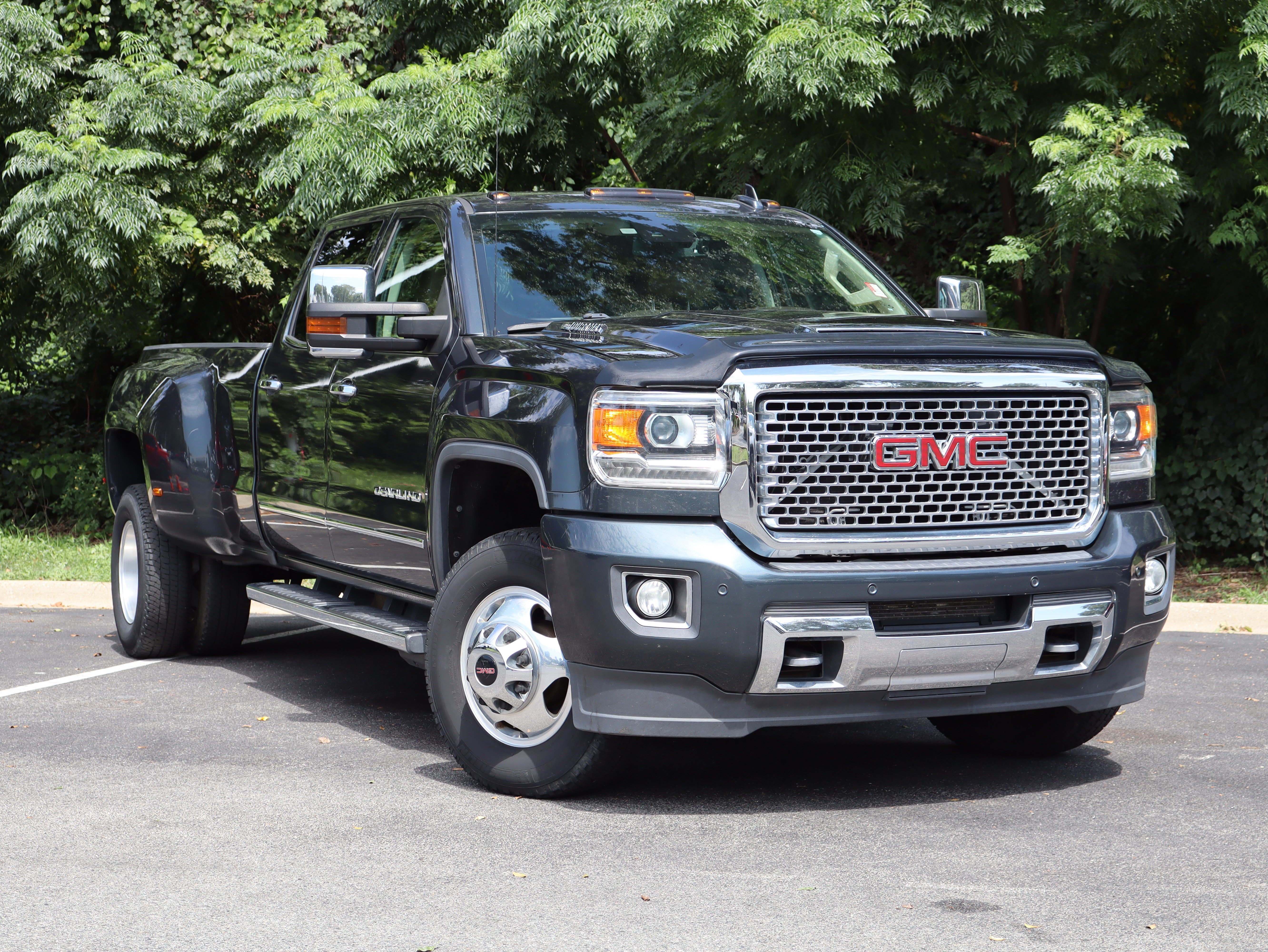 Used 2017 GMC Sierra 3500 Denali w/ Duramax Plus Package AWD/4WD image 2