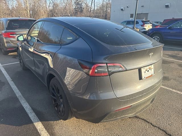 Used 2022 Tesla Model Y Long Range image 3