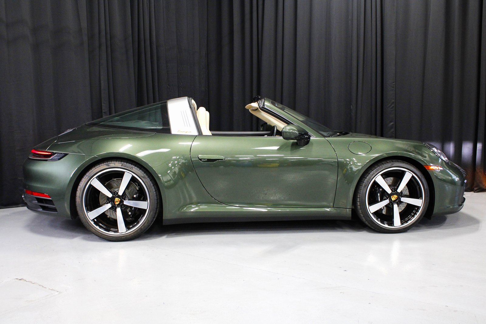 Certified 2021 Porsche 911 Targa 4S image 8
