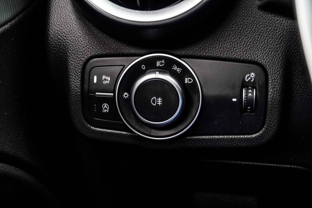 Used 2023 Alfa Romeo Stelvio Veloce AWD/4WD image 32