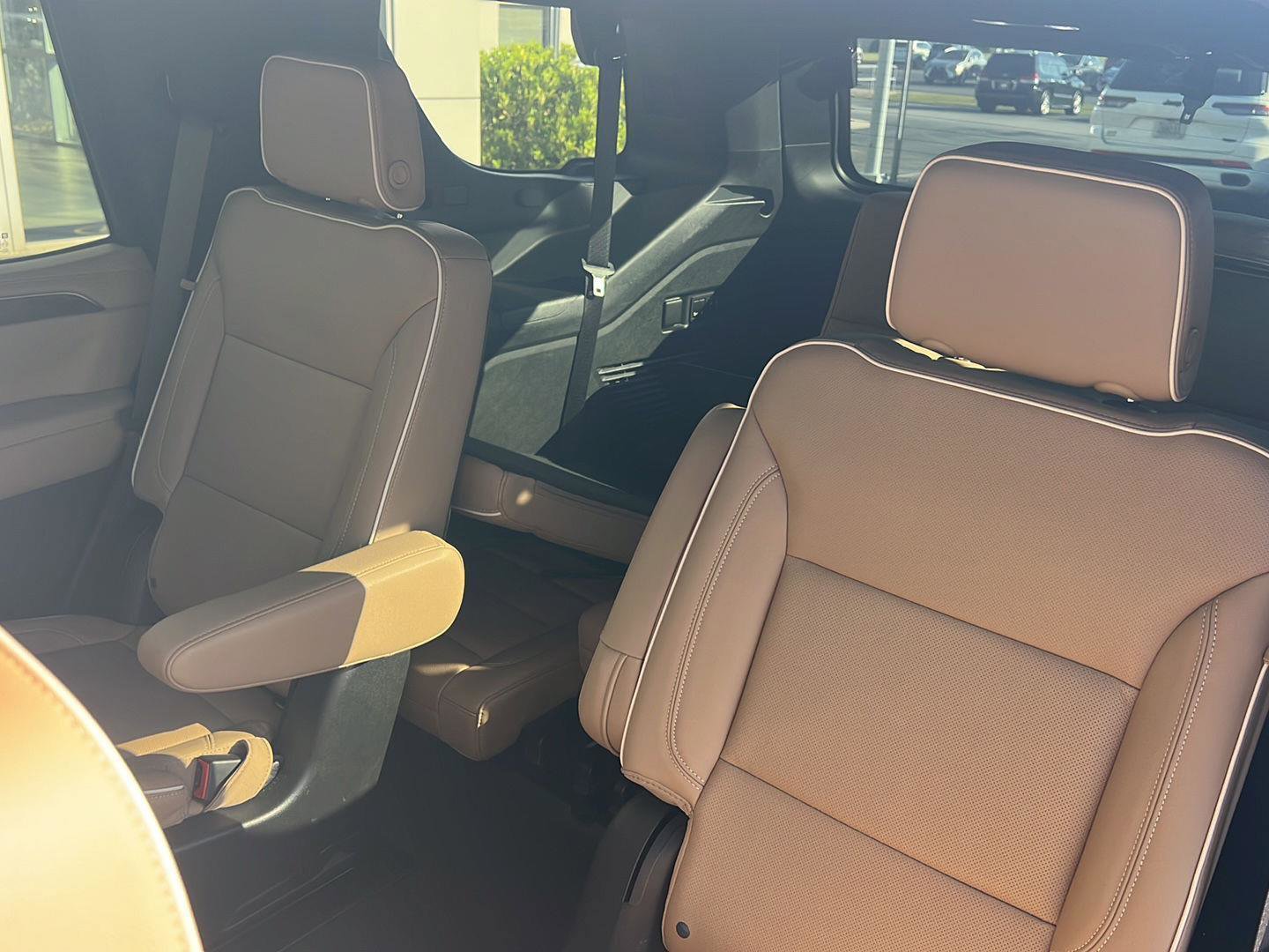 Used 2023 Chevrolet Tahoe Premier AWD/4WD image 35