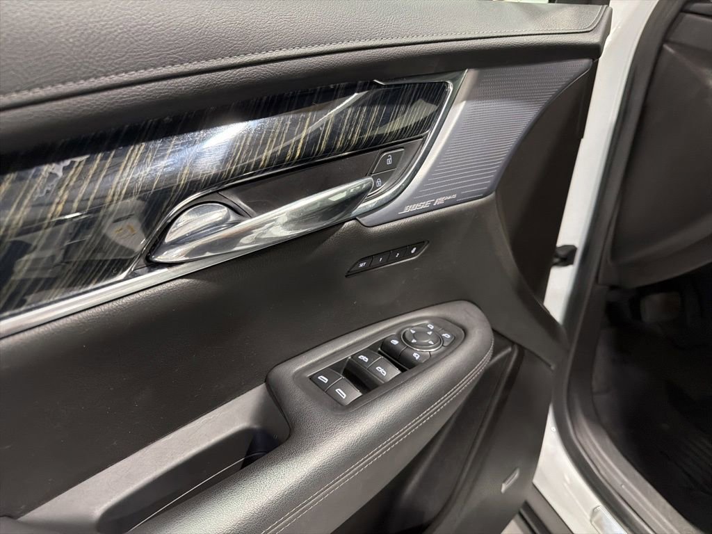 Used 2023 Cadillac XT6 Premium Luxury image 29