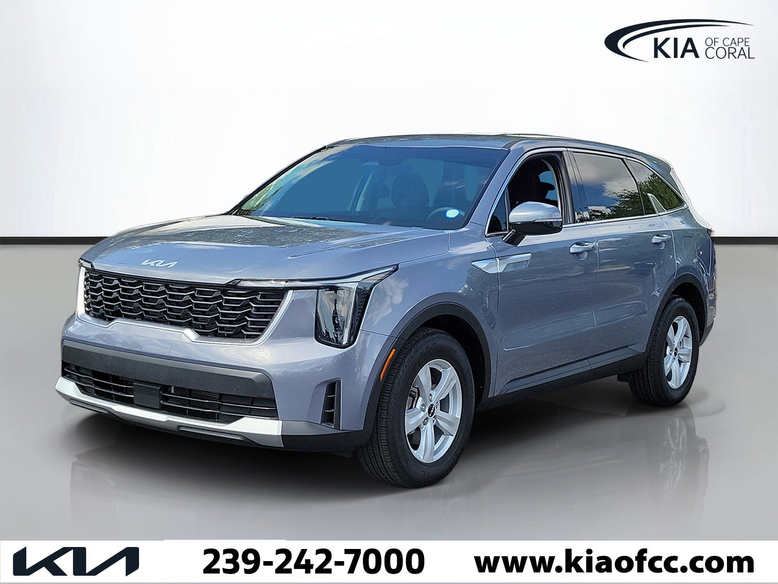 Certified 2025 Kia Sorento LX FWD image 3