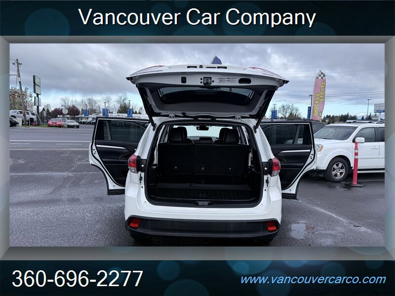 Used 2019 Toyota Highlander XLE AWD/4WD image 37