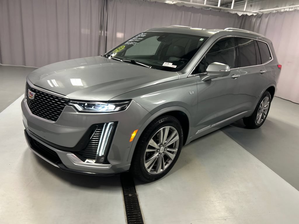 Used 2024 Cadillac XT6 Premium Luxury w/ Technology Package AWD/4WD image 3