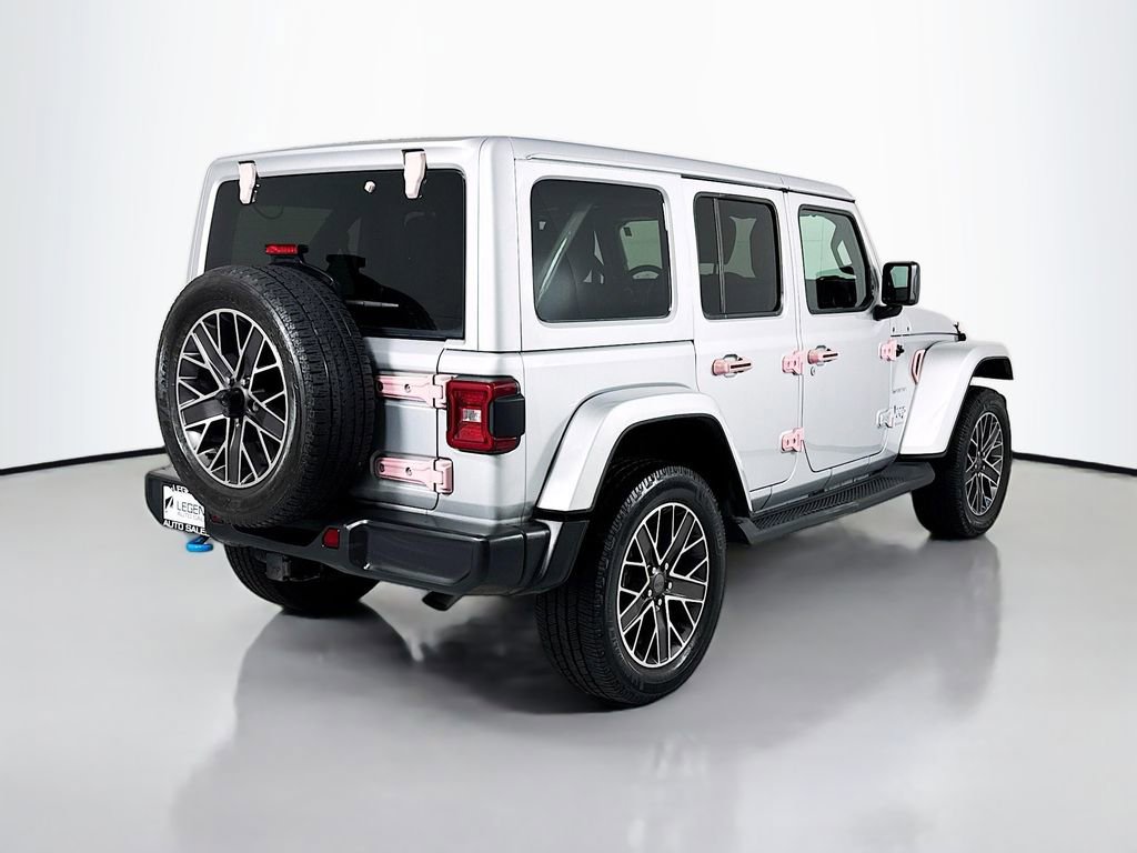 Used 2023 Jeep Wrangler Unlimited Sahara w/ Cold Weather Group image 7