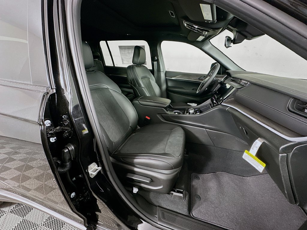 New 2026 Jeep Grand Cherokee L 4WD image 38