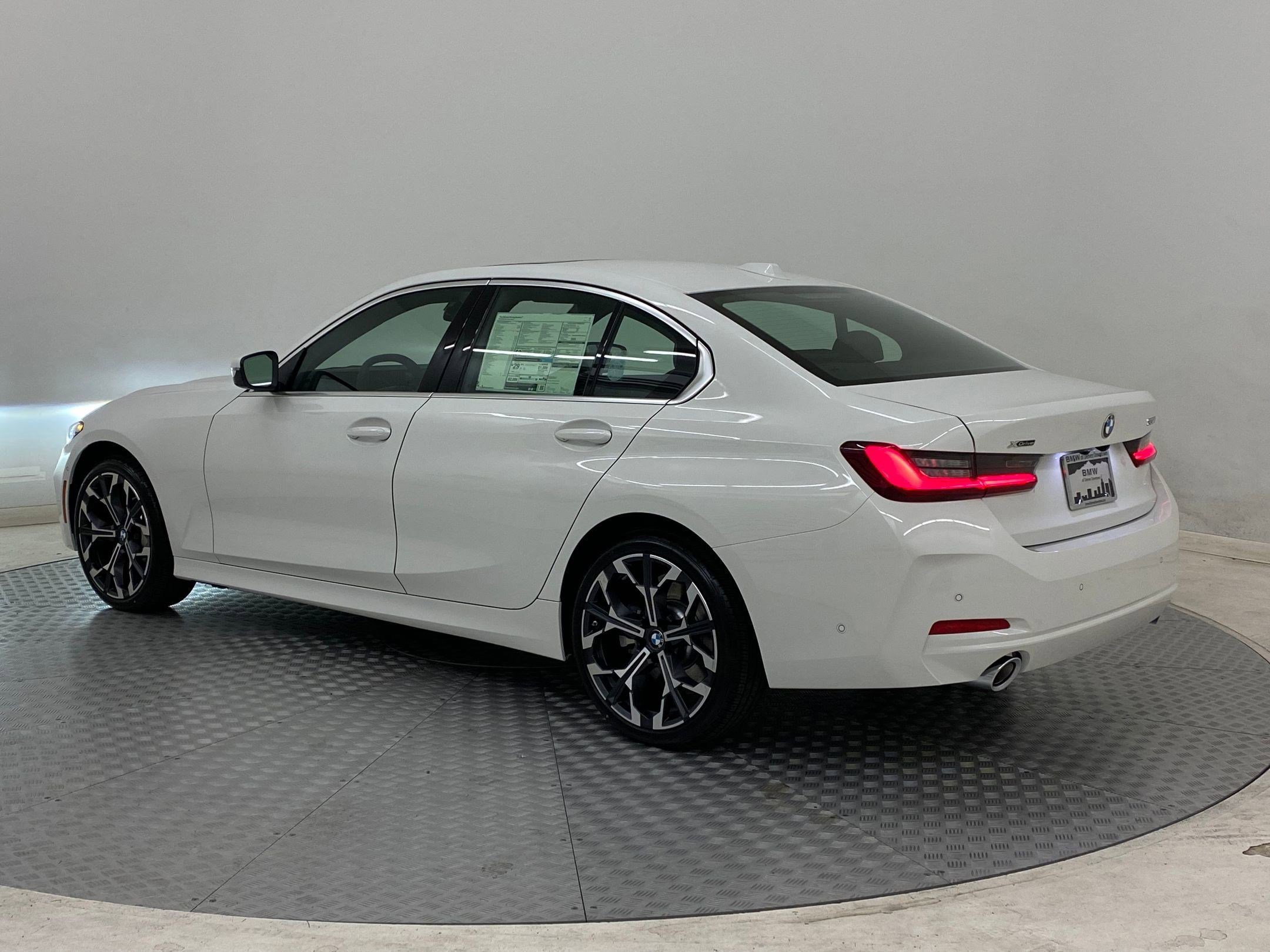 Used 2025 BMW 330i xDrive Sedan w/ Convenience Package image 3