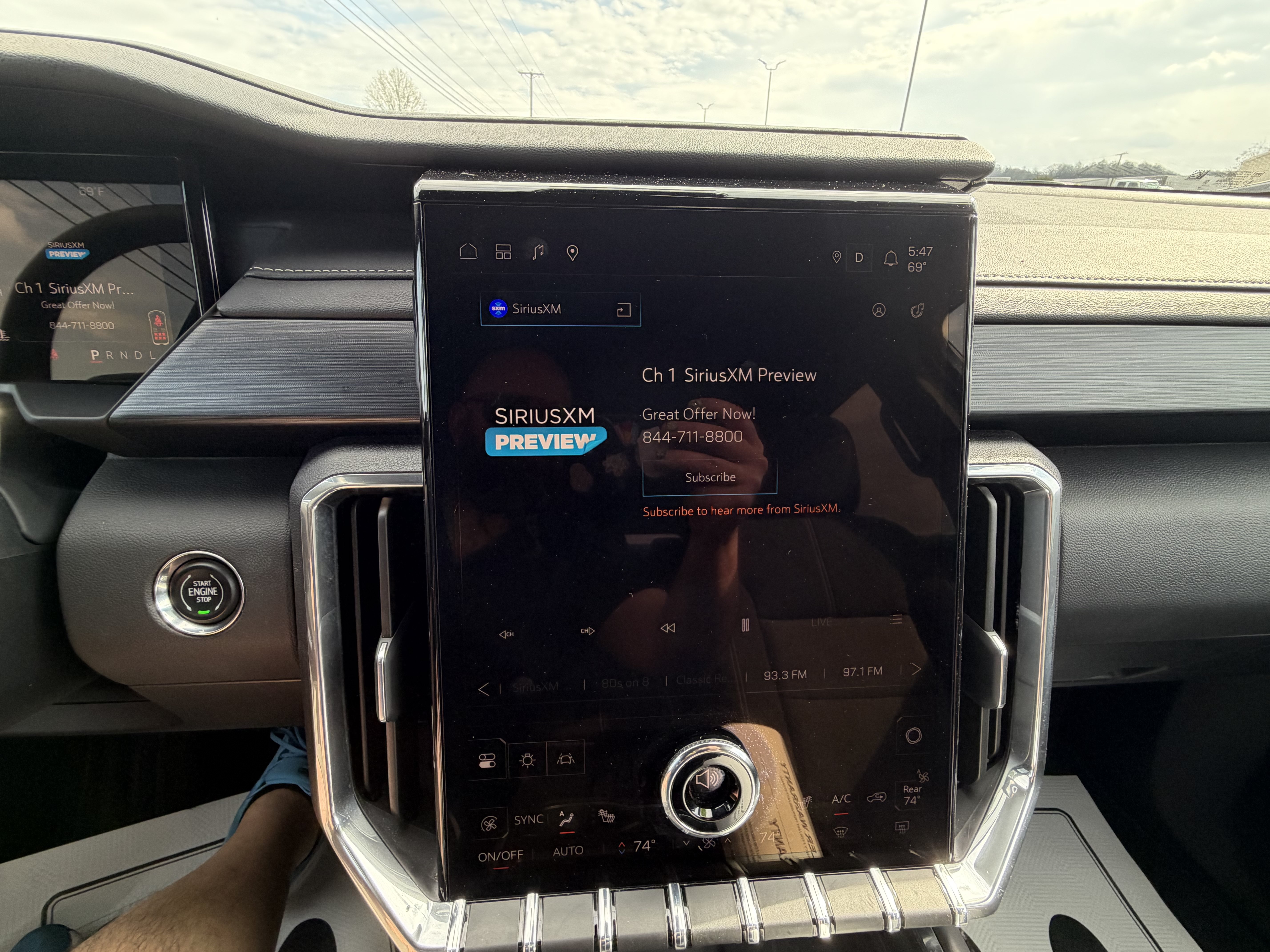Used 2025 GMC Acadia Elevation FWD image 19