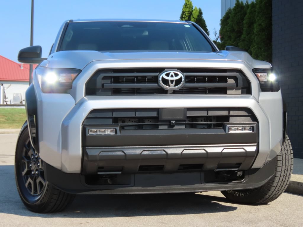 Used 2025 Toyota 4Runner SR5 AWD/4WD image 1