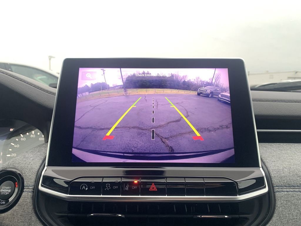 Used 2024 Jeep Compass Latitude image 22