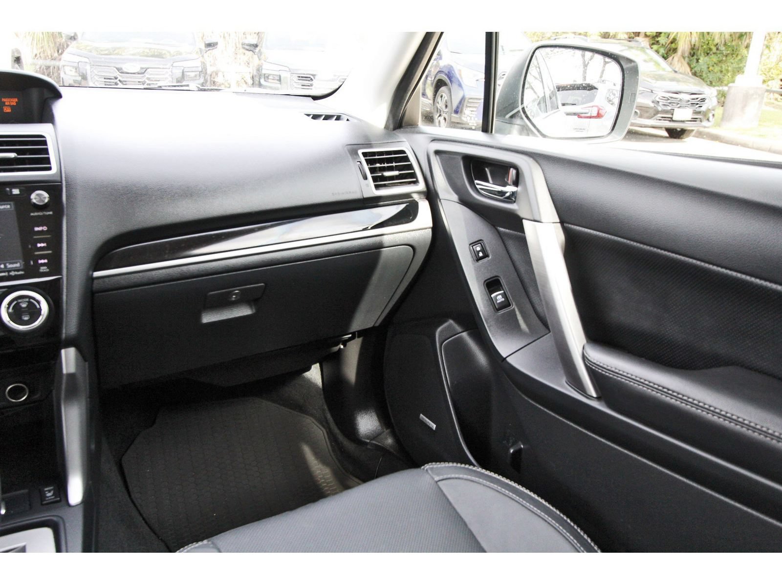 Used 2017 Subaru Forester 2.5i Limited AWD/4WD image 10