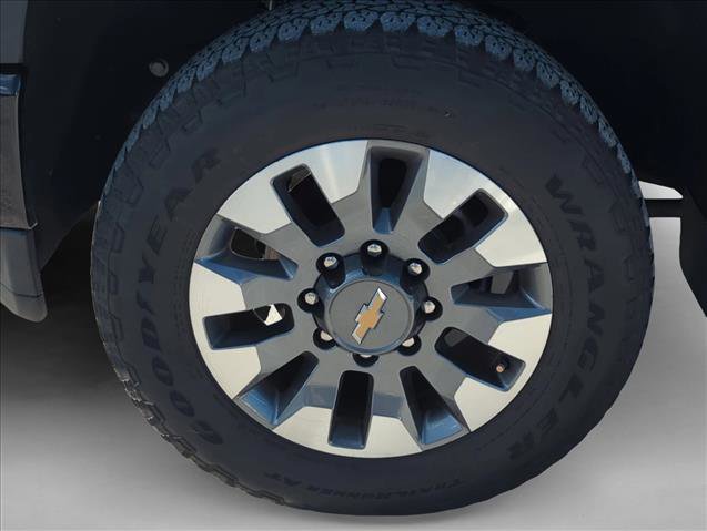 Used 2021 Chevrolet Silverado 2500 Custom w/ Custom Value Package image 5