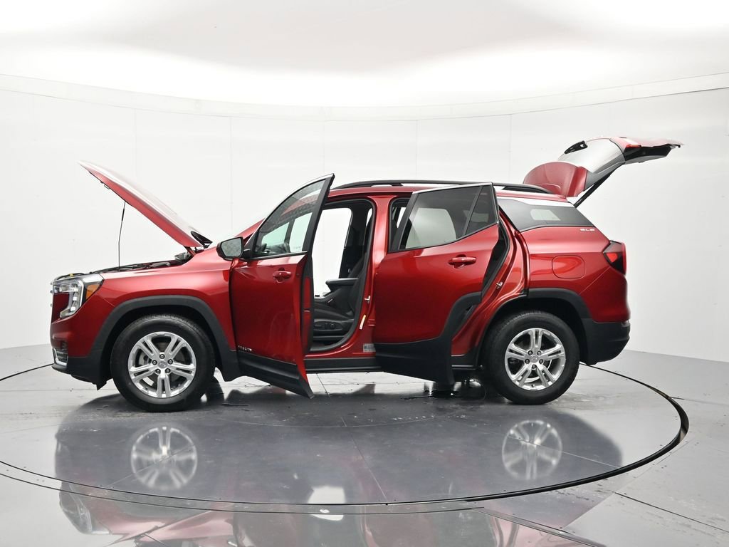 Used 2022 GMC Terrain SLE w/ Driver Convenience Package FWD image 46