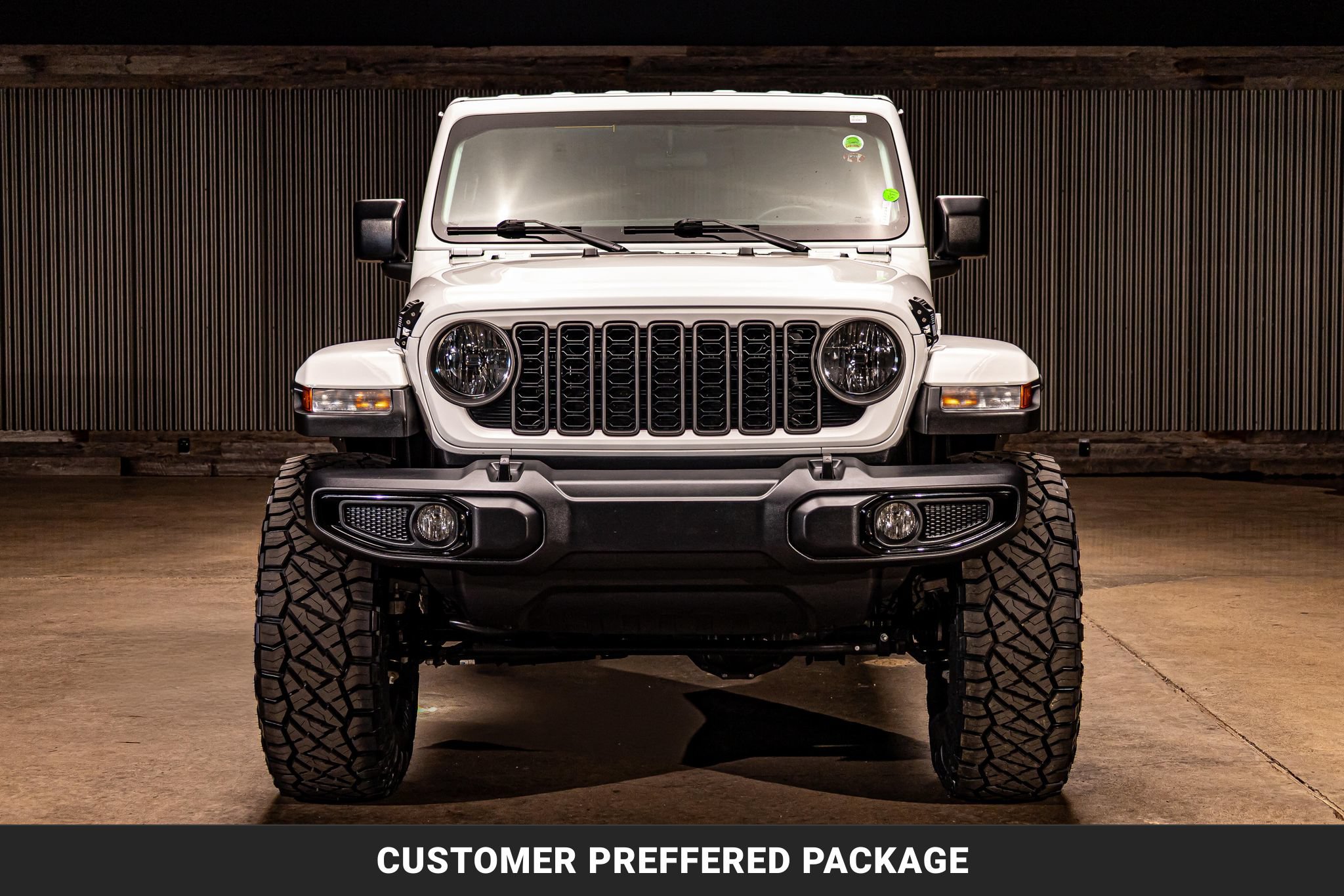 Used 2025 Jeep Gladiator Mojave AWD/4WD image 4