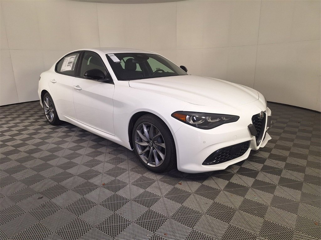 New 2025 Alfa Romeo Giulia image 2