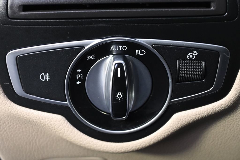 Used 2016 Mercedes-Benz GLC 300 4MATIC image 24