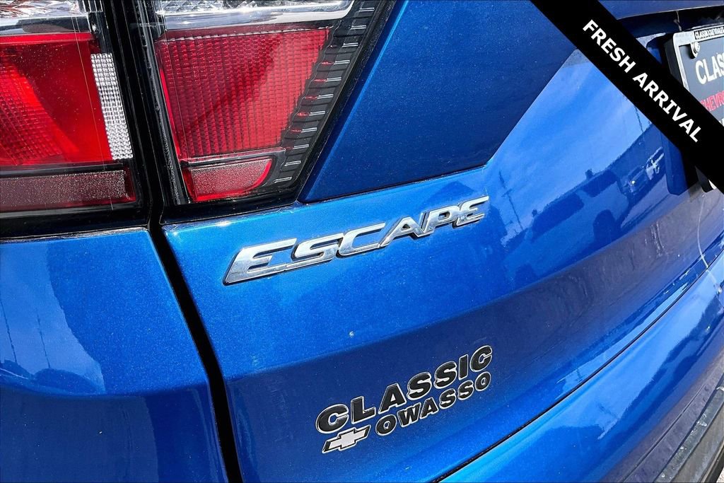 Used 2018 Ford Escape SEL w/ SEL Sport Appearance Package image 23