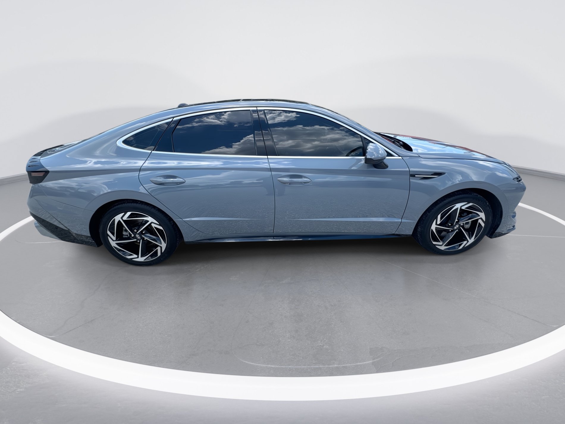 Used 2024 Hyundai Sonata SEL w/ Convenience Package FWD image 4