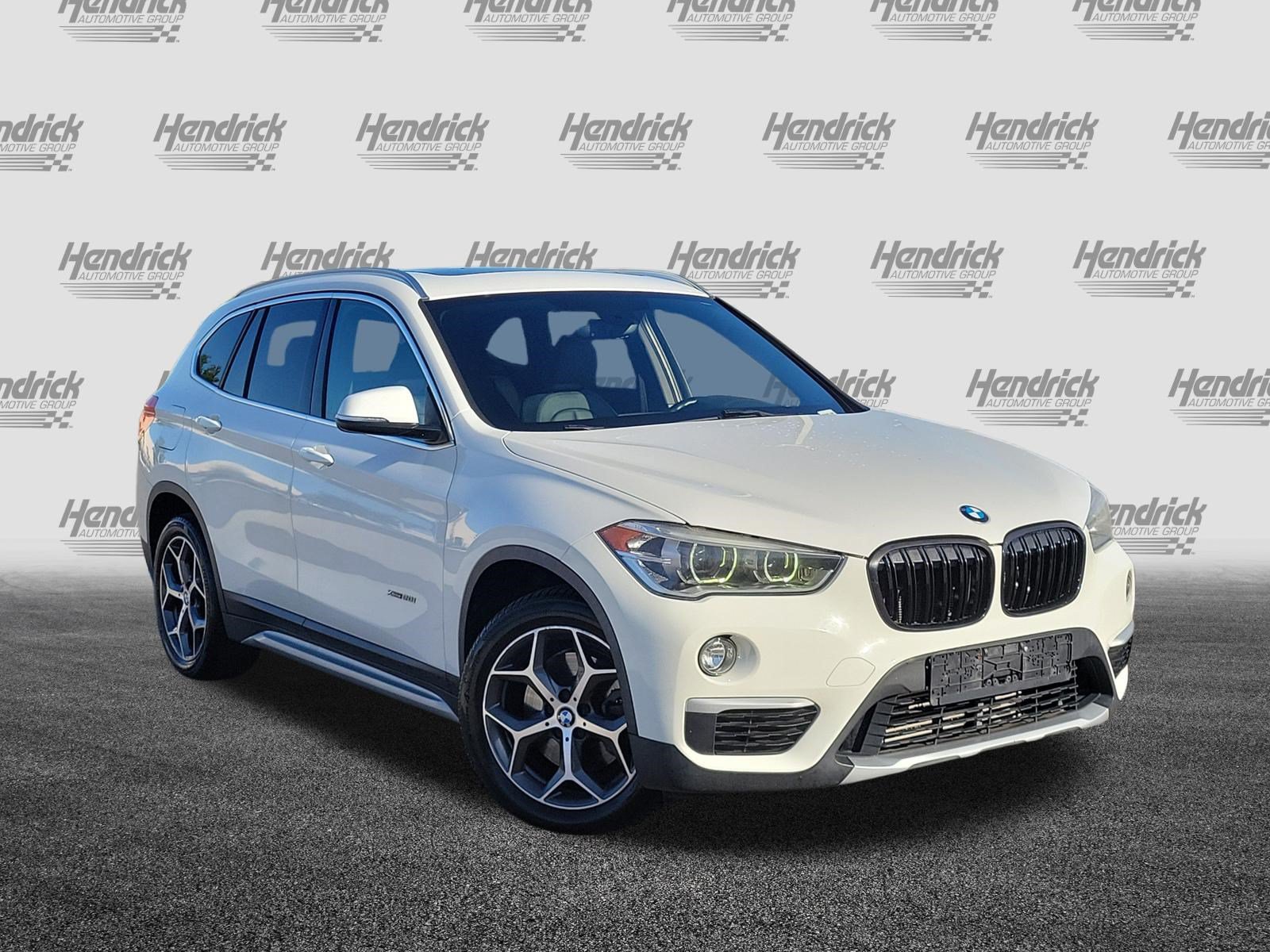 Used 2017 BMW X1 xDrive28i AWD/4WD image 2