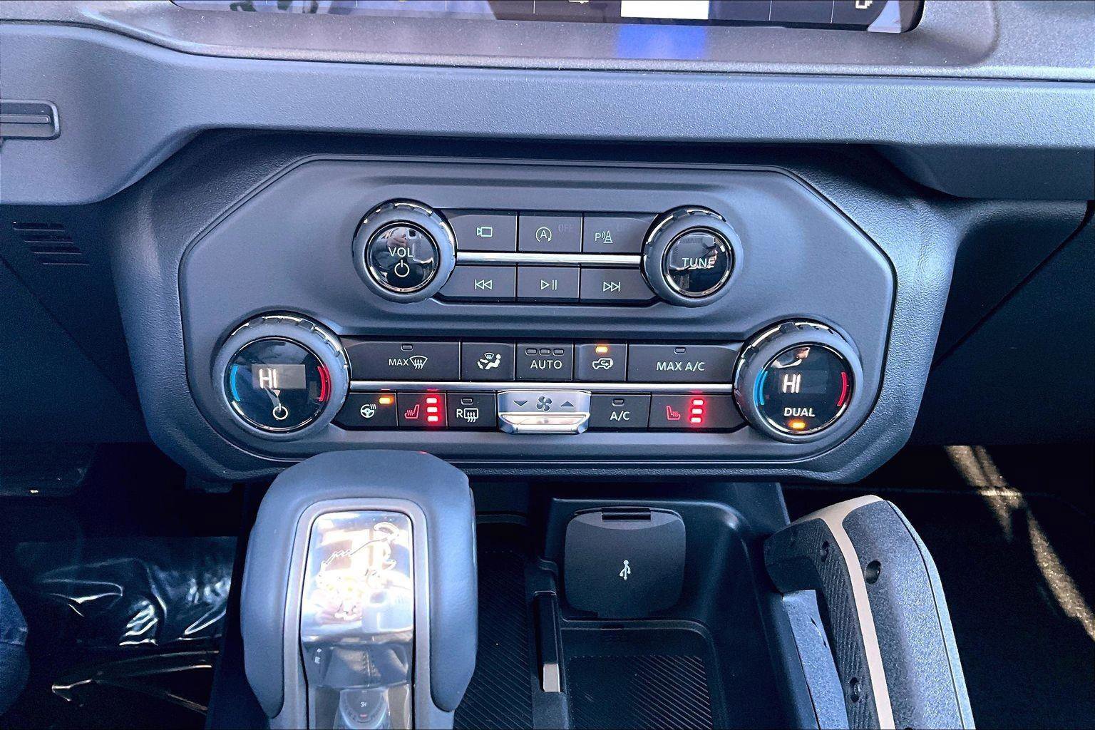 New 2025 Ford Bronco Badlands image 17