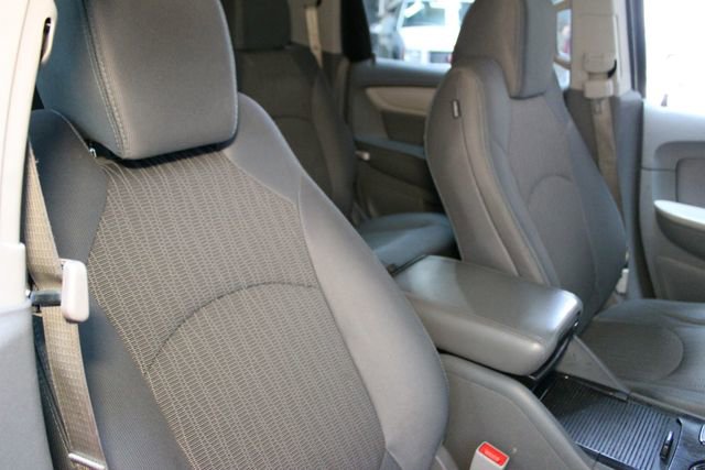Used 2017 Chevrolet Traverse LT FWD image 11