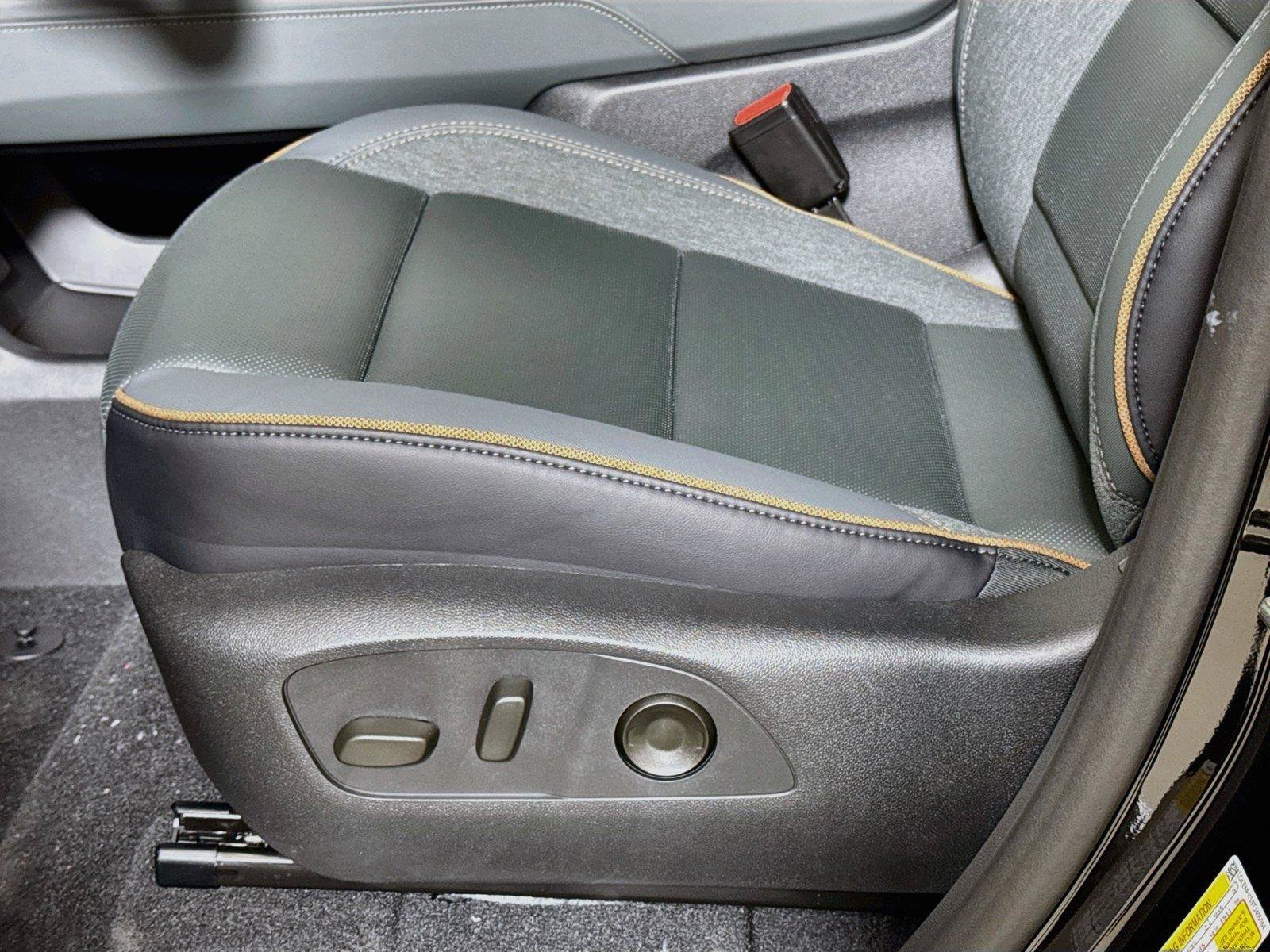 New 2026 GMC Acadia AT4 w/ Luxury Package AWD/4WD image 17