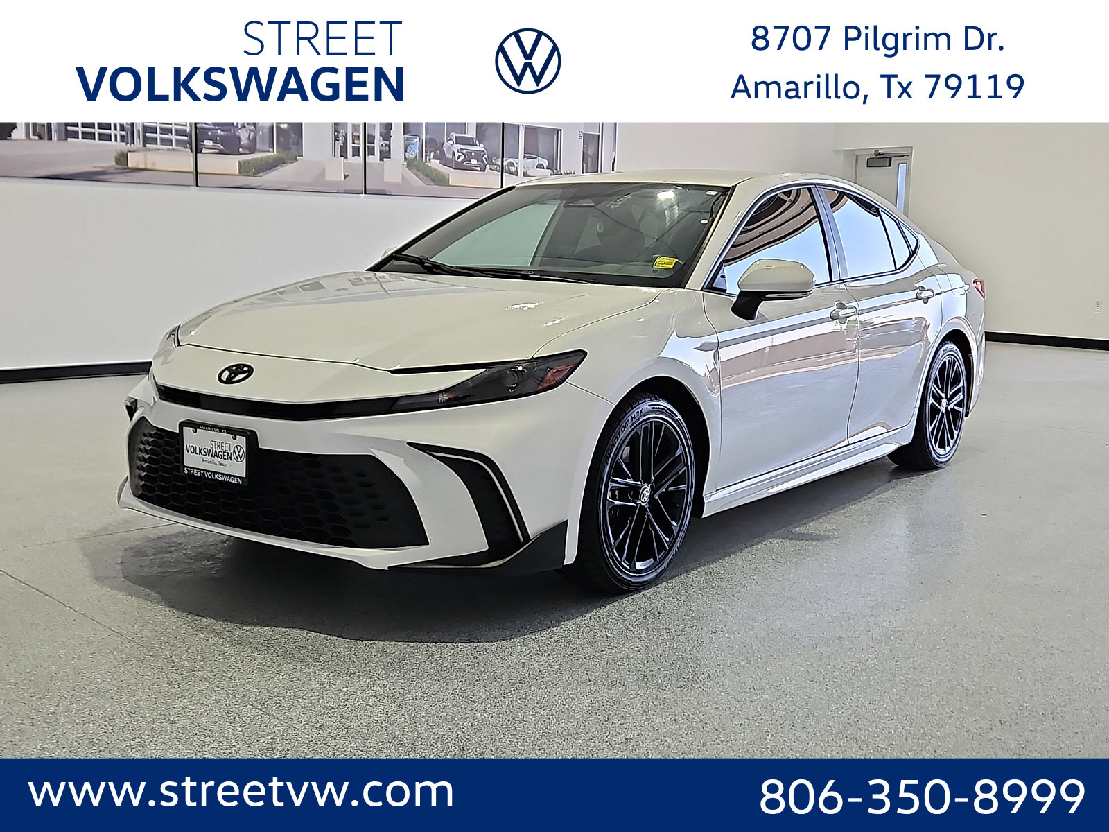 Used 2025 Toyota Camry SE w/ Convenience Package FWD image 1