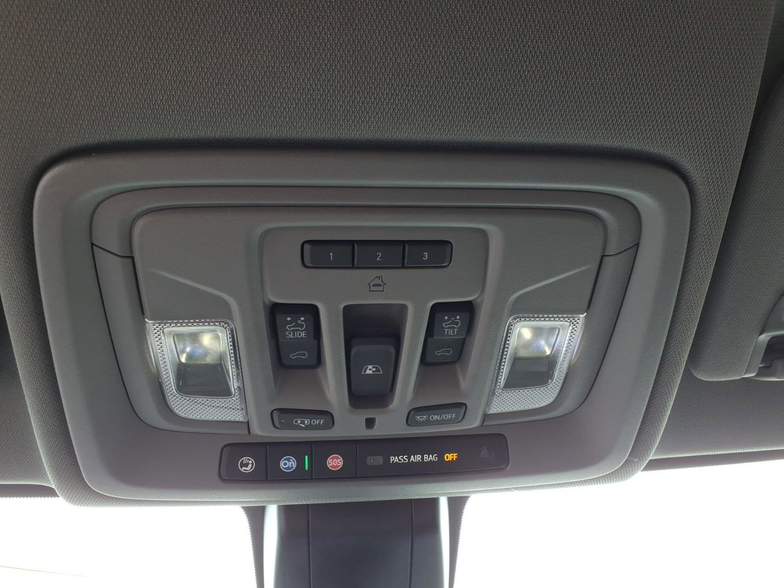 Used 2021 GMC Sierra 3500 Denali w/ Denali Black Diamond Edition image 27