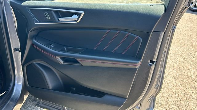 Used 2022 Ford Edge ST-Line image 10
