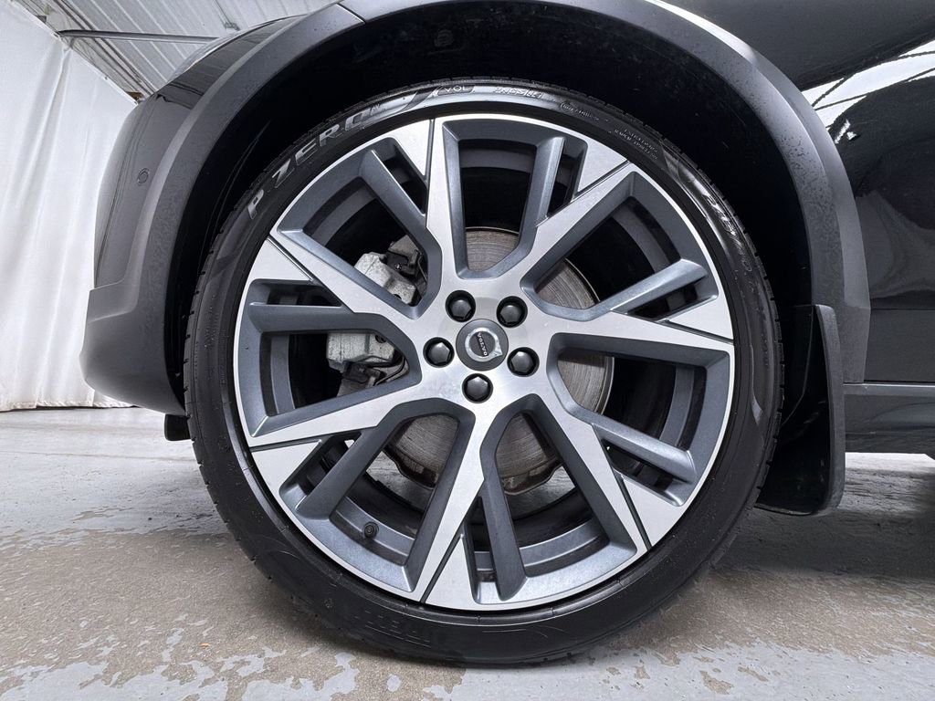 Used 2025 Volvo V90 B6 Cross Country Ultra w/ Climate Package AWD/4WD image 13