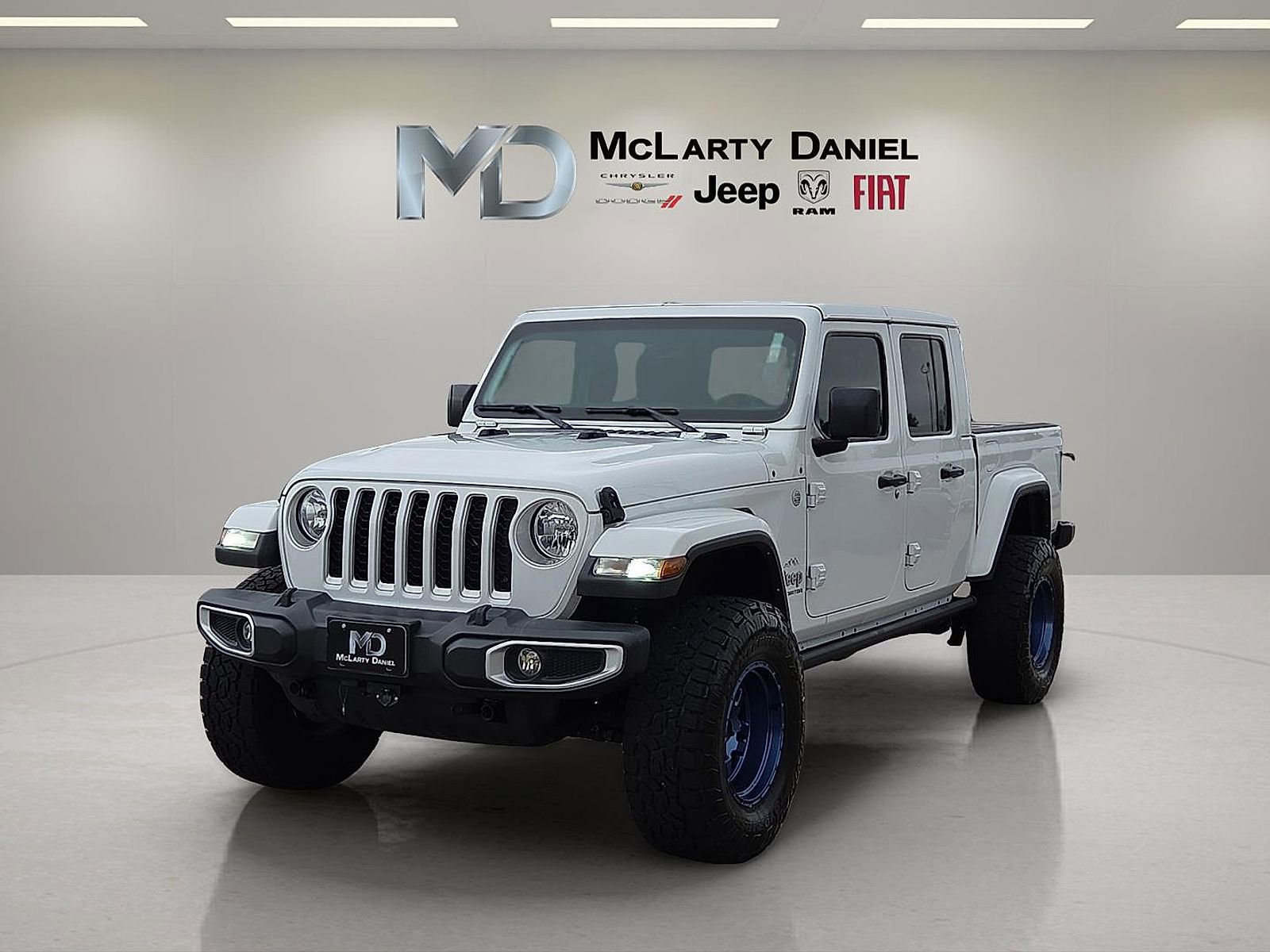 Used 2022 Jeep Gladiator Overland w/ Popular Equipment Package AWD/4WD image 2