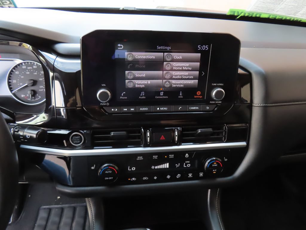 Used 2024 Nissan Pathfinder SV AWD/4WD image 22